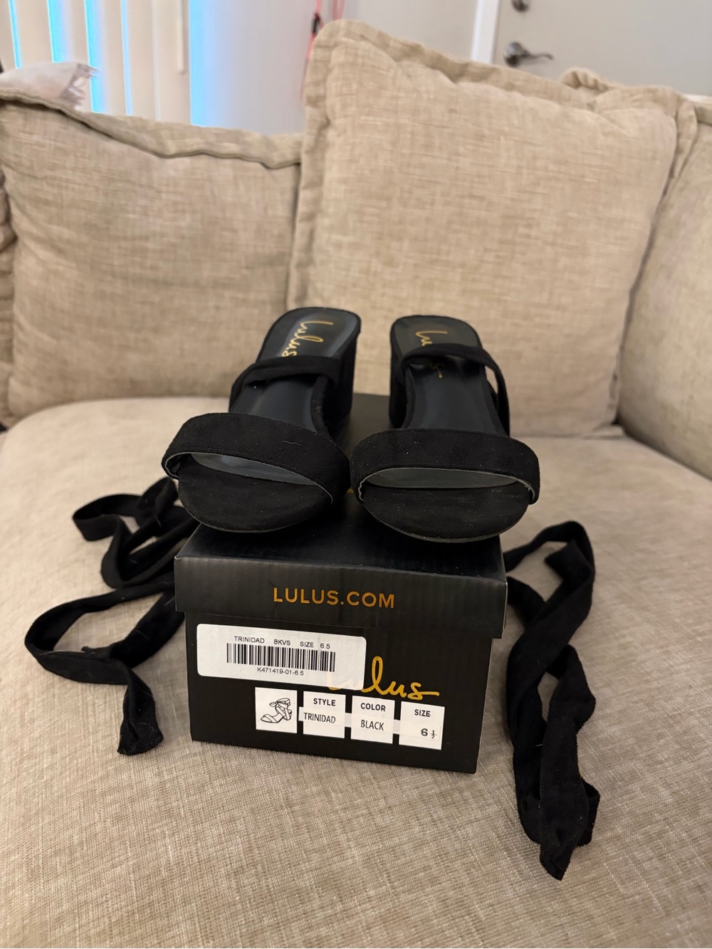 Lulu's Black Lace-Up Open-Toe Block Heel Sandals
